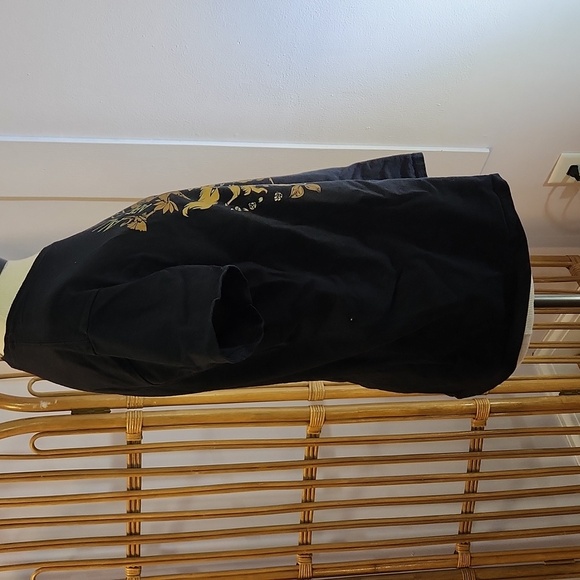 Witchy tee shirt size XL Gildan brand black gold colors - Picture 3 of 9